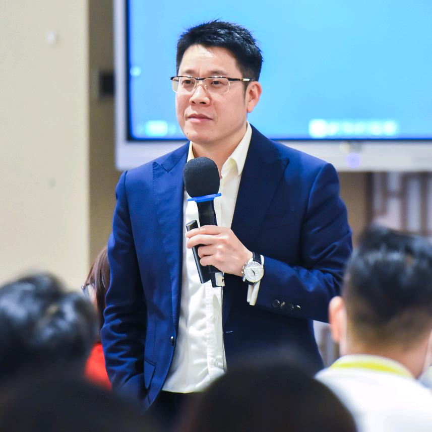 应新全言出海
