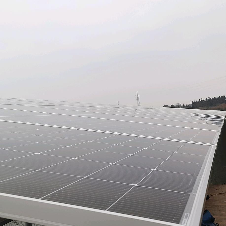 光伏安装水上团队邢