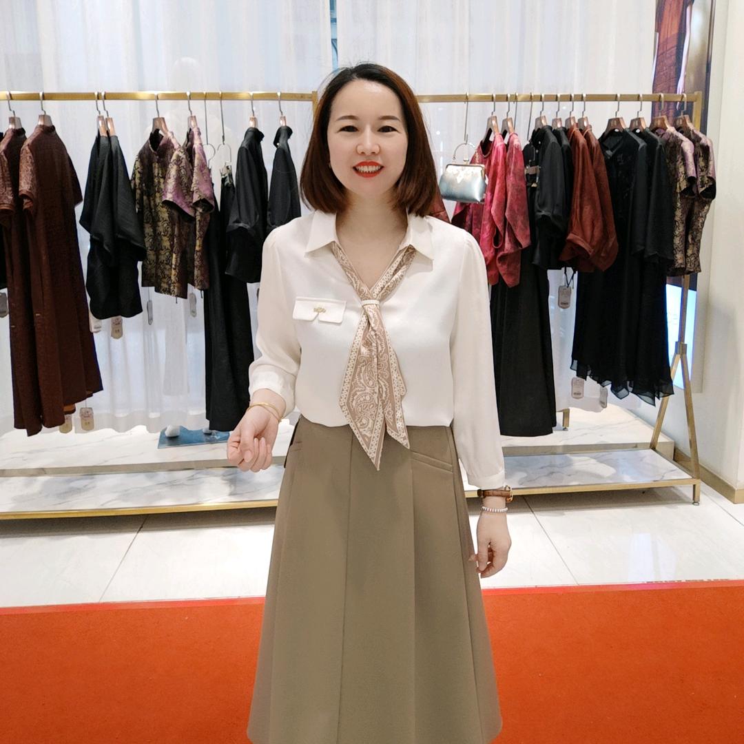 王素红素引真丝皮草(广安岳池大东街店)