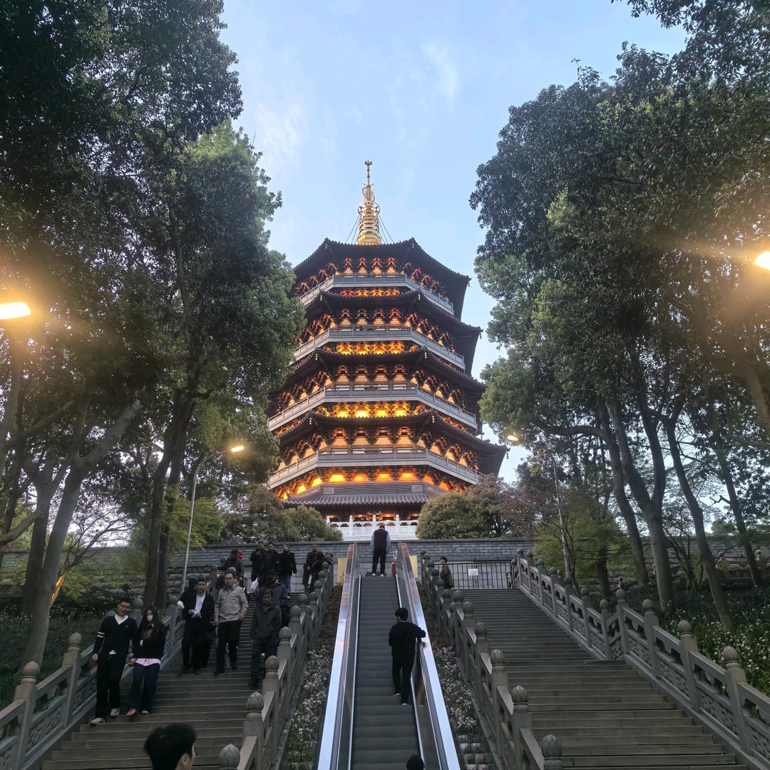 五彩斑斓大路灯