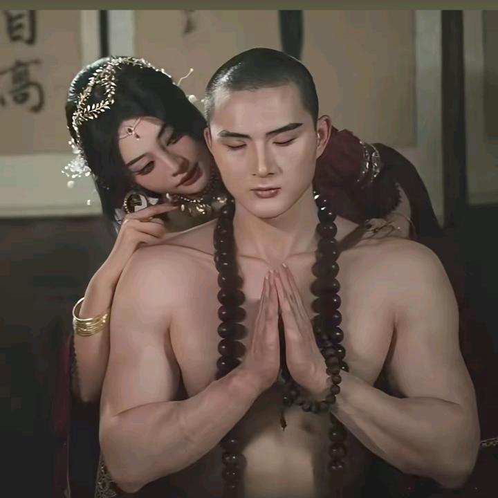 铁锅顿佩琪(￣(●●)￣)