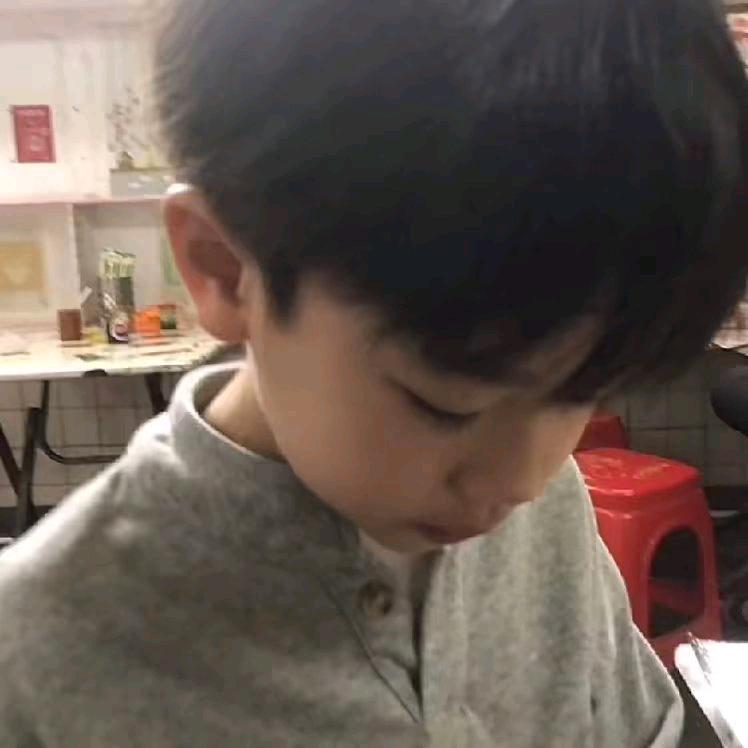 聚焦你眼角泪