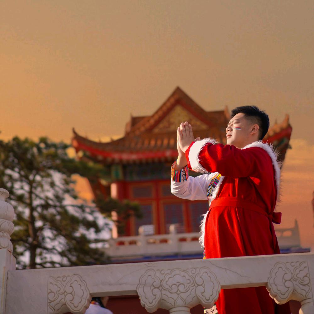 吱昂張