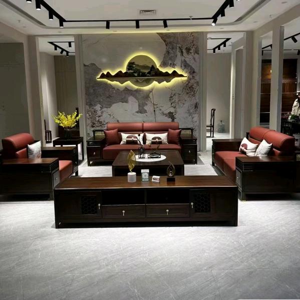 卖家具的小姐姐