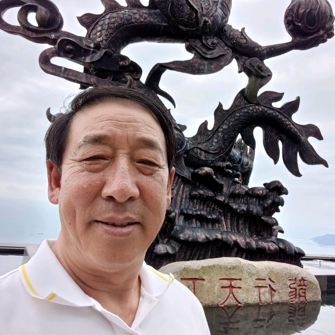 大木花谷养蜂人李鱼