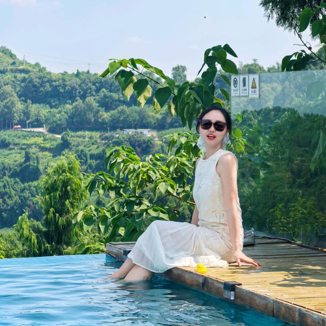 汤汤是做服装尾货批发的