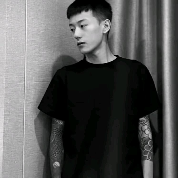 王磊