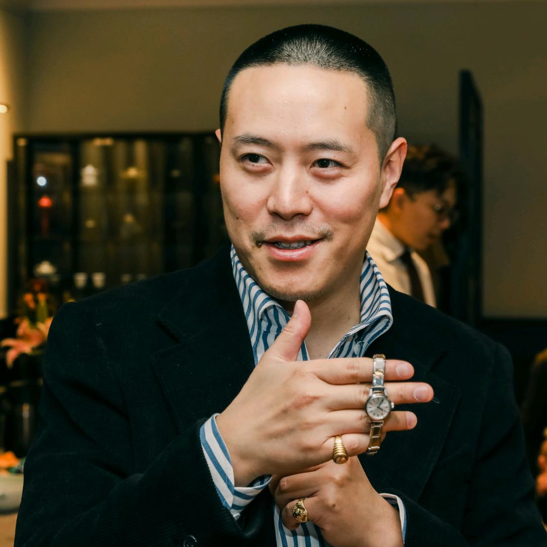 汤八亿