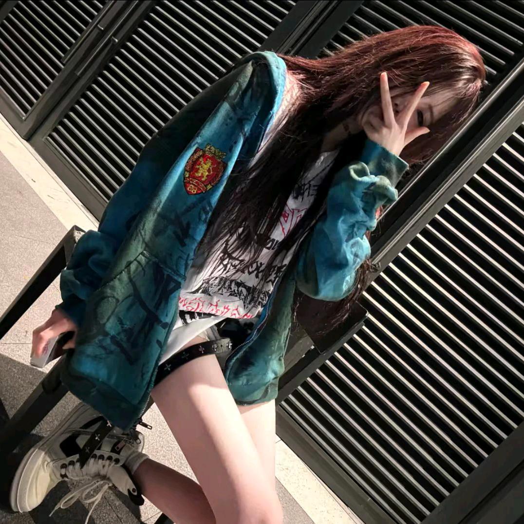 𝙉𝘼𝙄𝙑𝙀头像