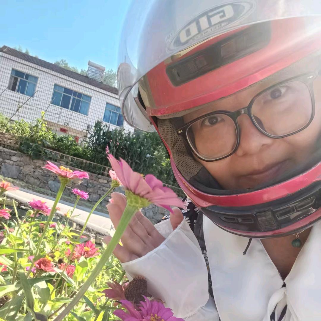 远安机车小姐姐