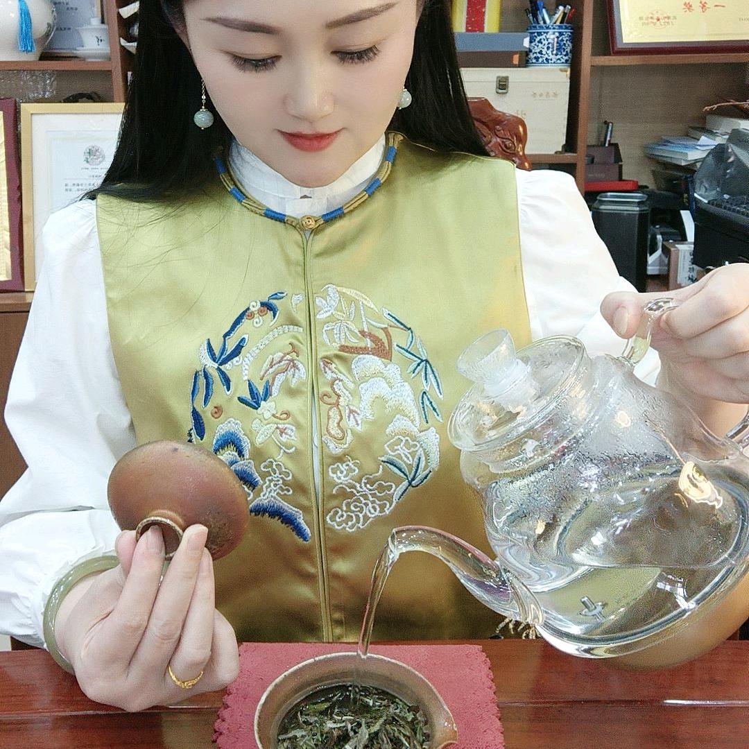 董掌柜的福鼎白茶