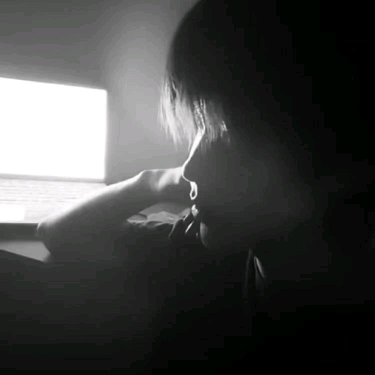 L⠀ ⠀