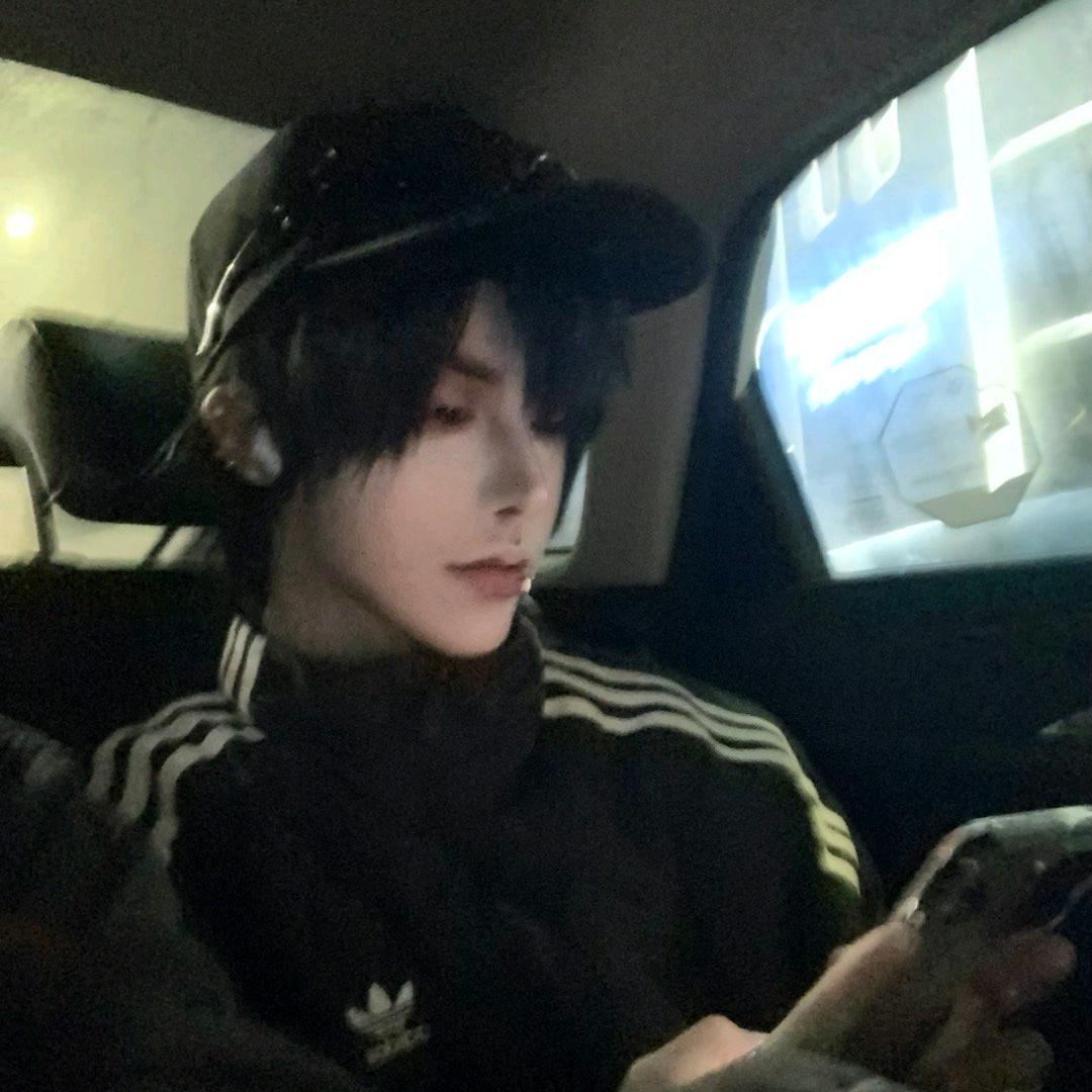 蒲木木（少熬夜多休息 常喜乐少焦虑 想你
