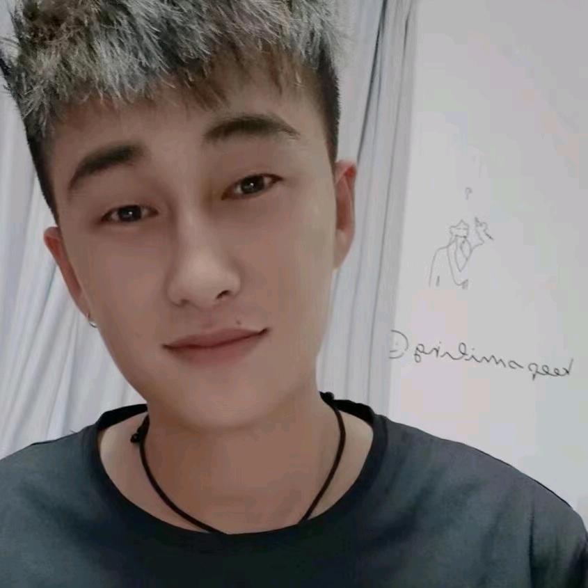 设计师，龙