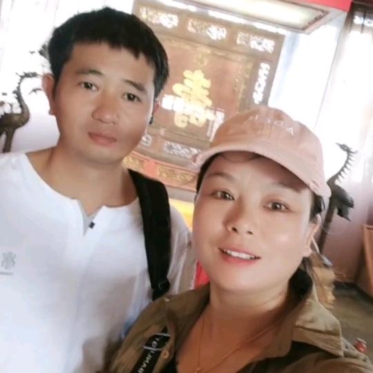 《上饶80后忠富酒席夫妻》