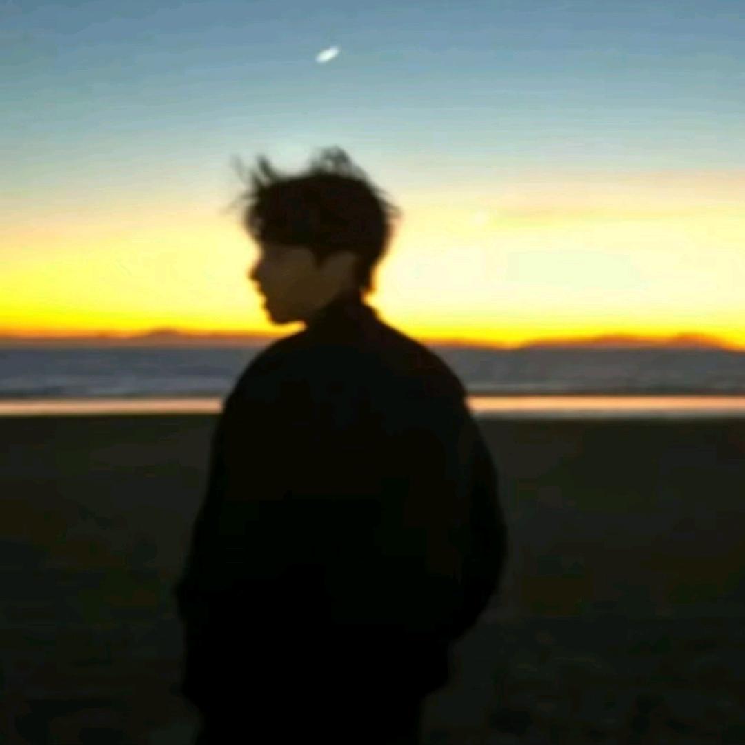 李  博  🛳️.