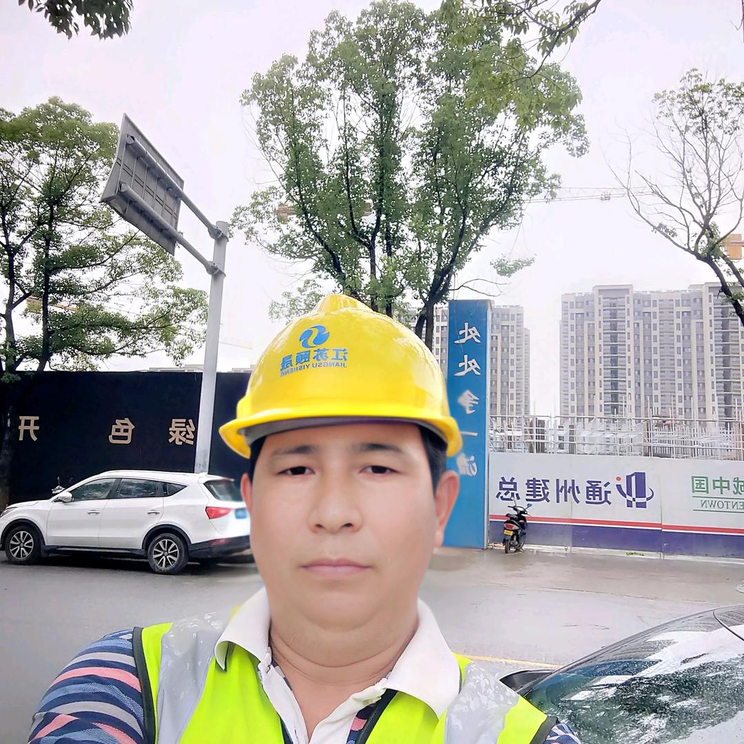 张燕军！承接:地下室，厂房，楼层地坪，