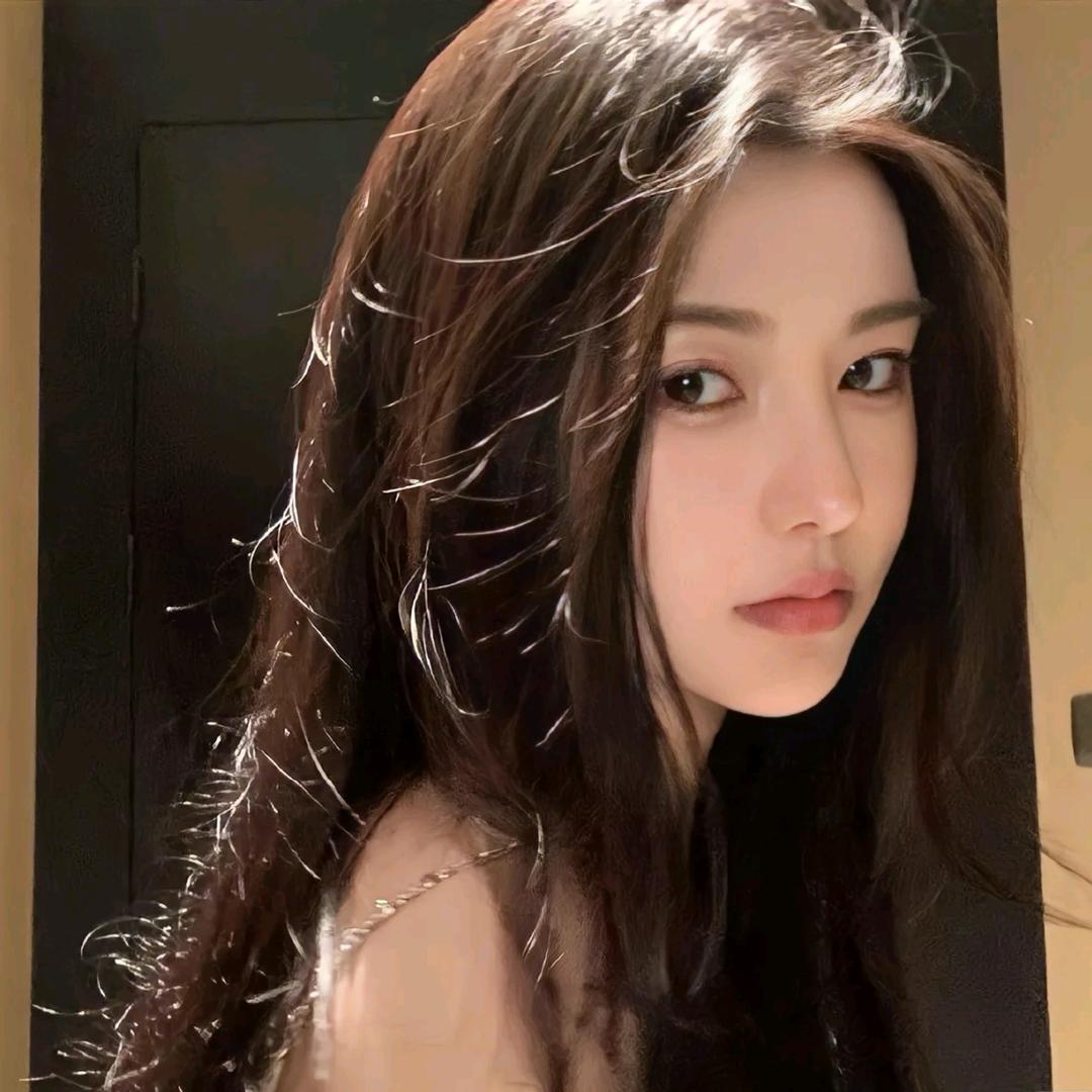 唯爱莉莉