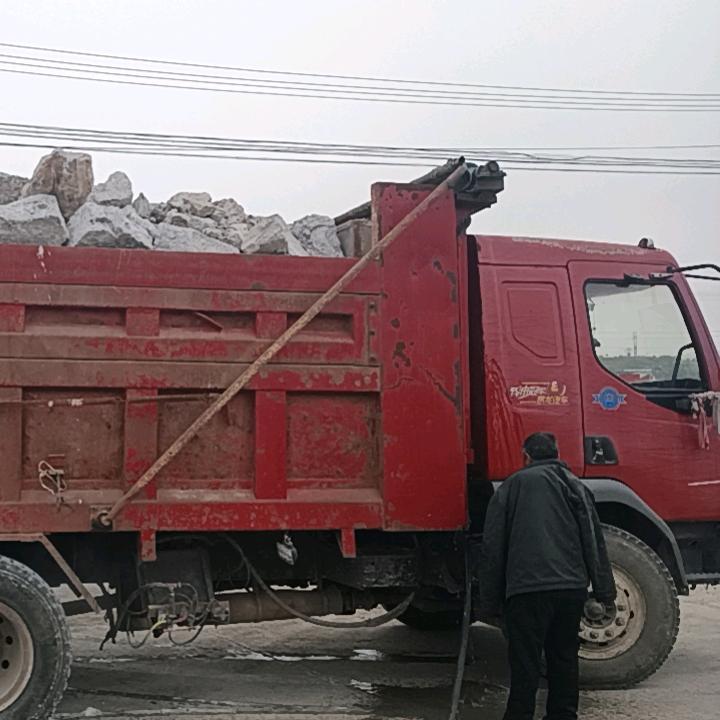 小卢，货运土石方，