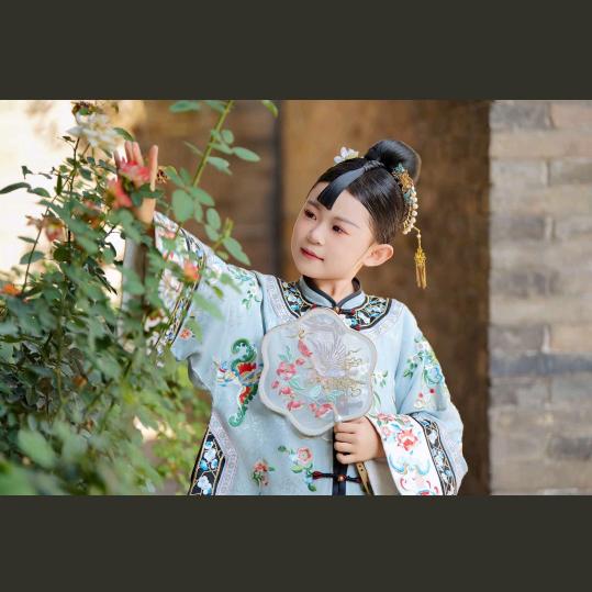 北张《龙生鞋行》