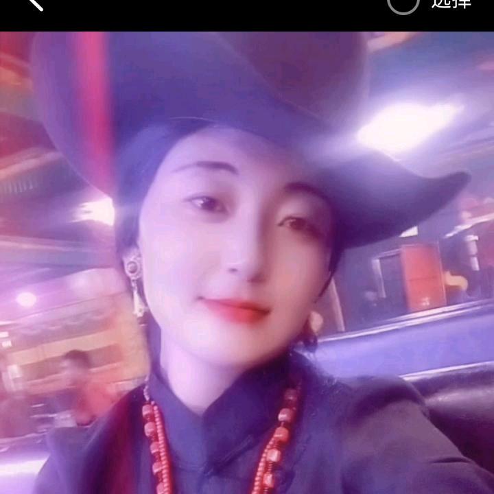 开心的姑娘