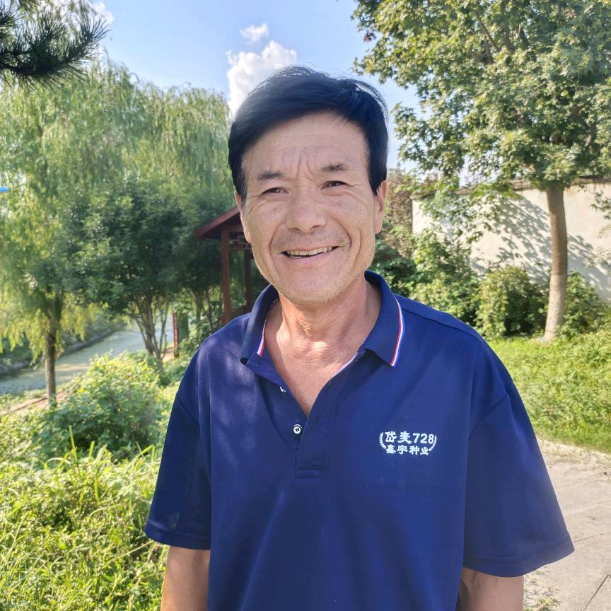 田间助农人 （发哥）