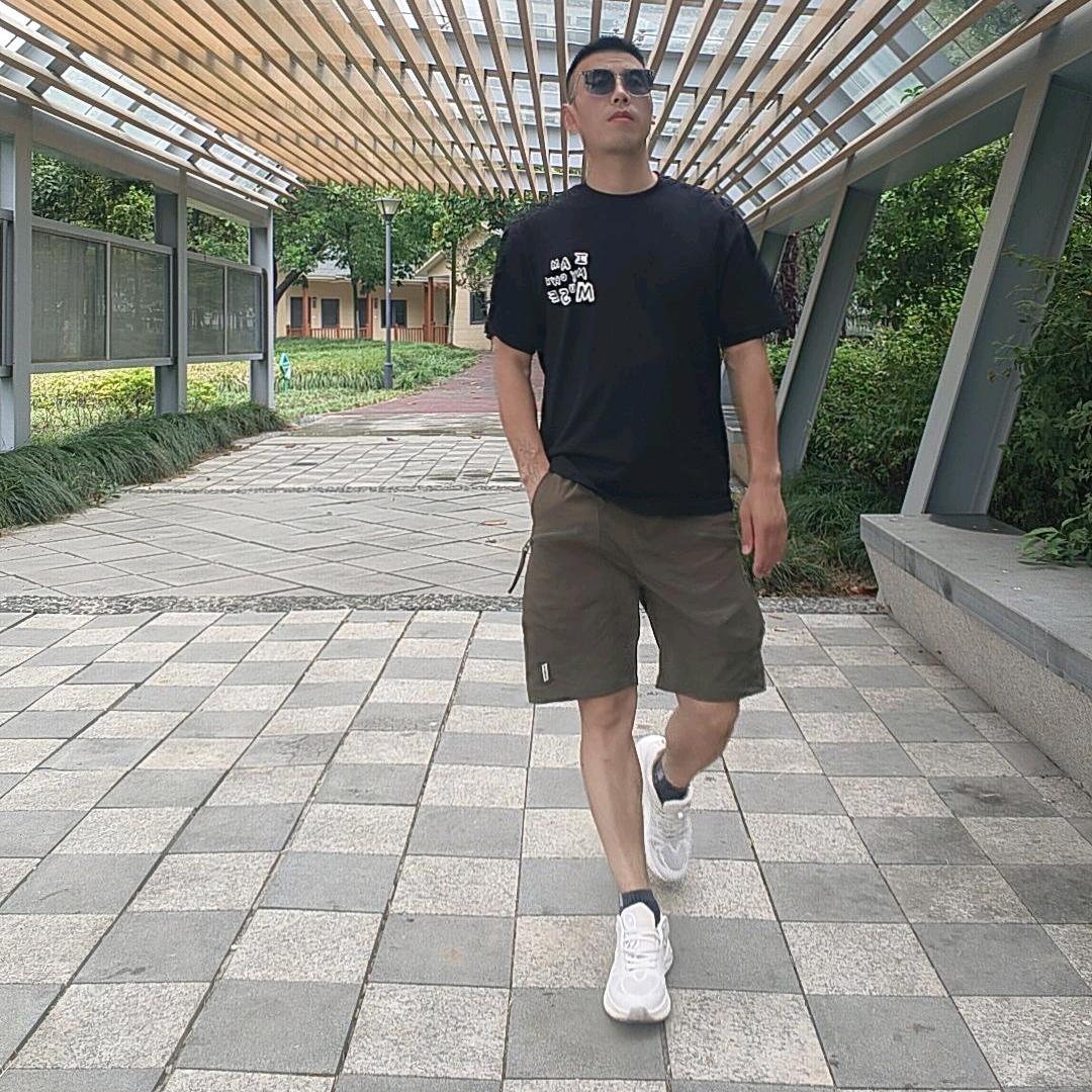 @遇 事 不 慌  张先生