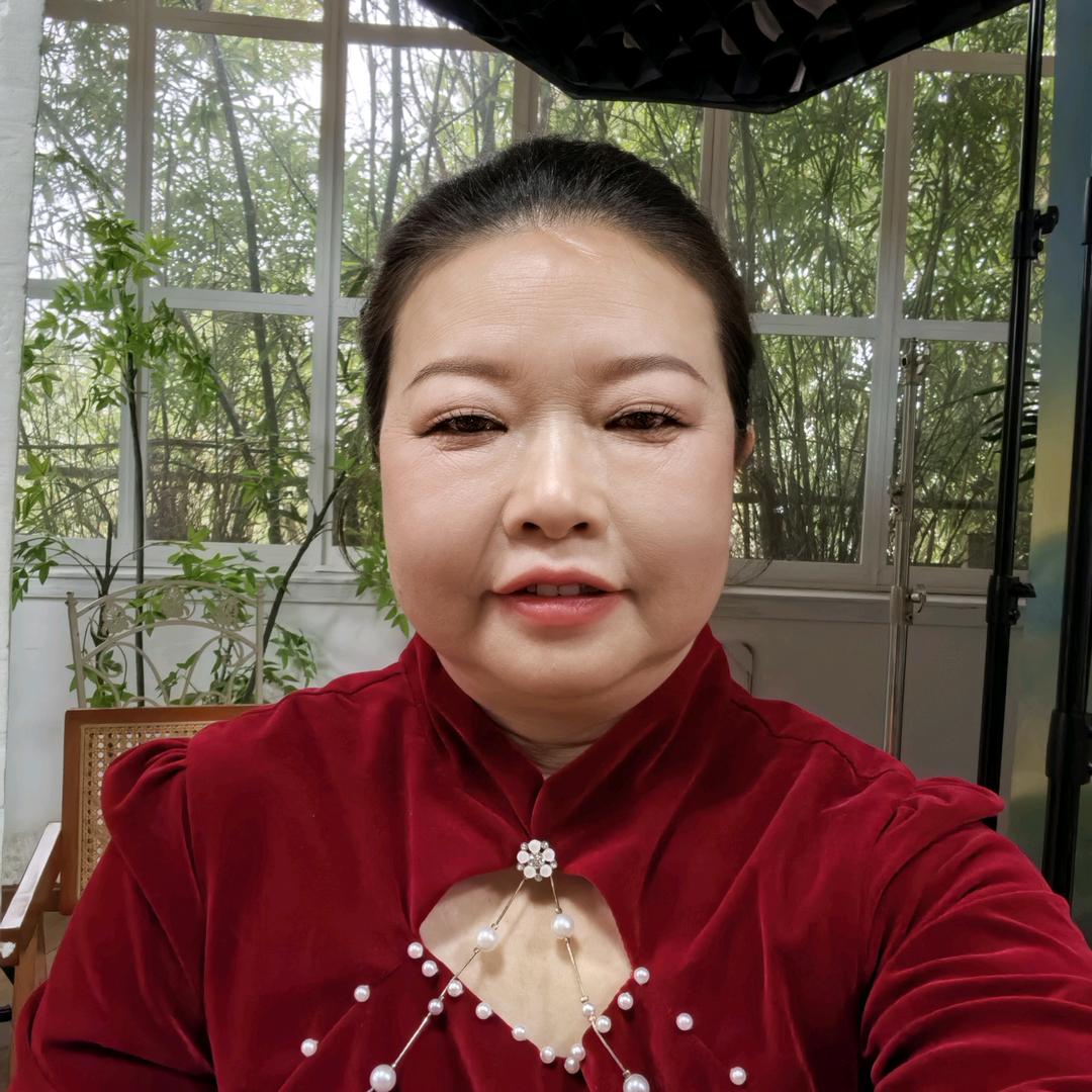 刘木匠建材廖琴