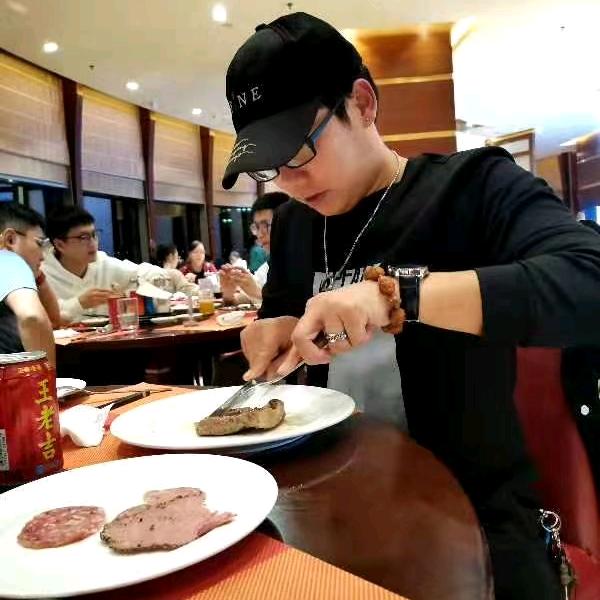 烟瘾无法遏制我的孤单