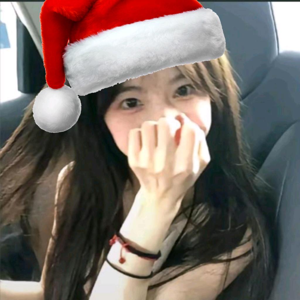 小妮爱吃草莓果酱