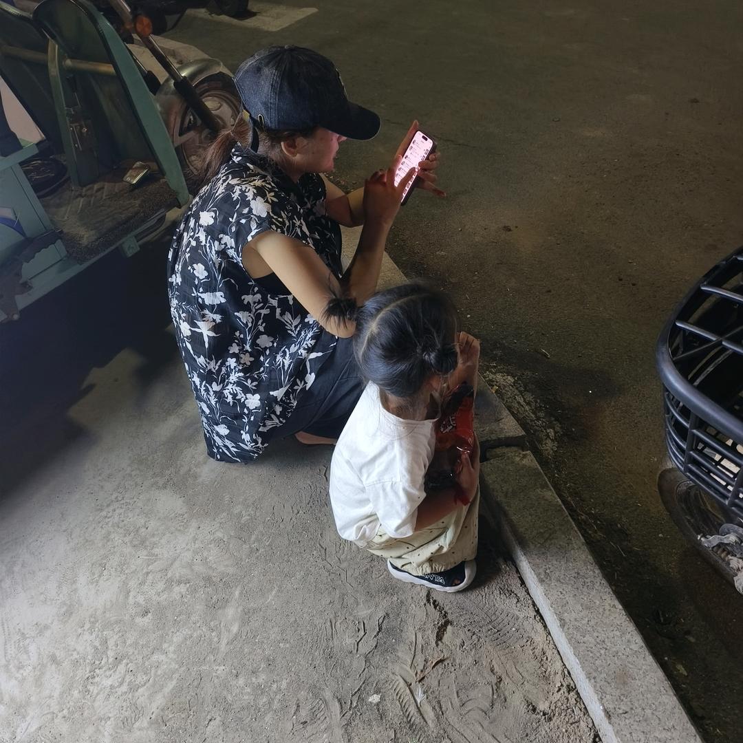 a李东