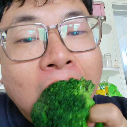 爱吃西兰花的大笛叔