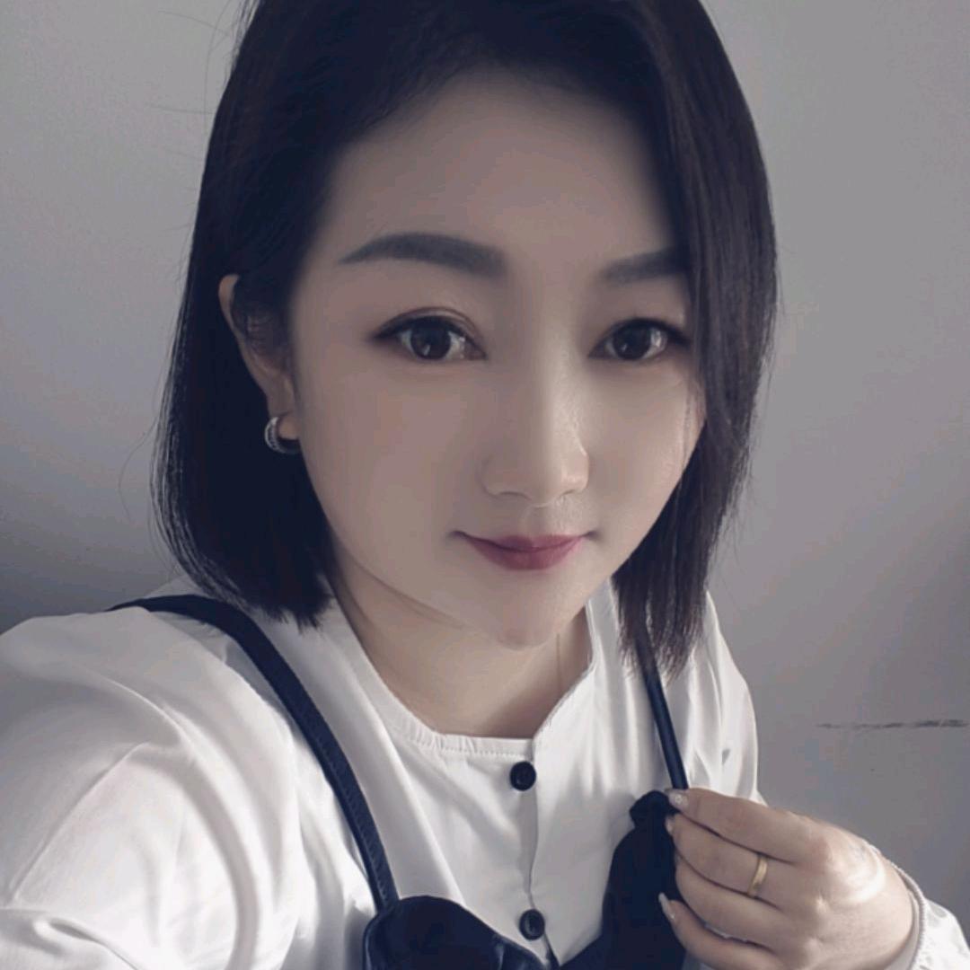 会做美甲美睫的橙子