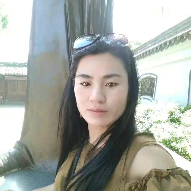 请叫我梅姐。
