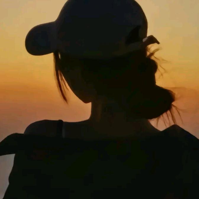 月圆是画，月缺是诗