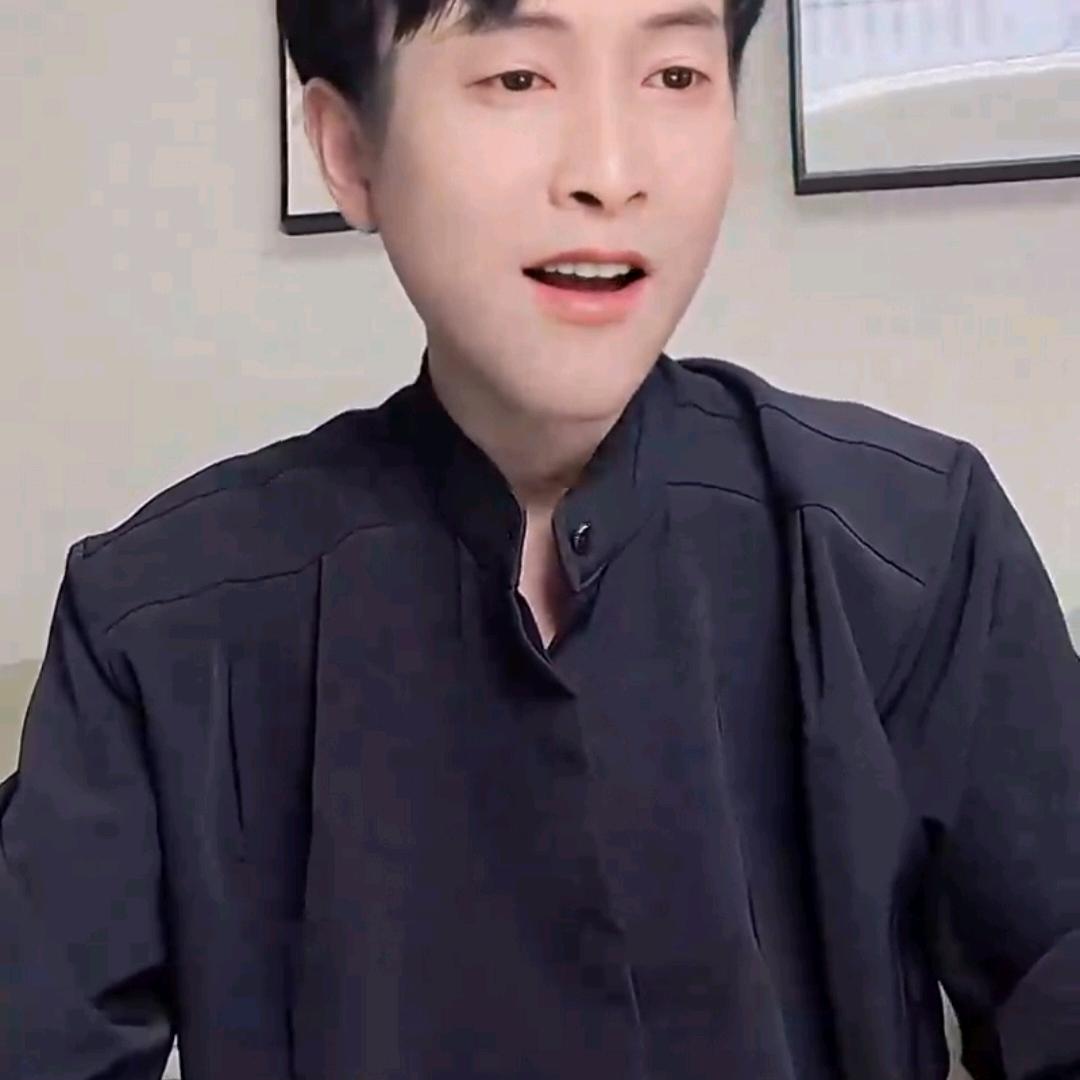 杯中烈酒敬余生