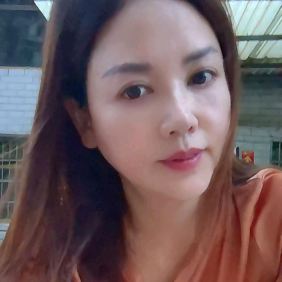 罗在其中巜烨辉食品》