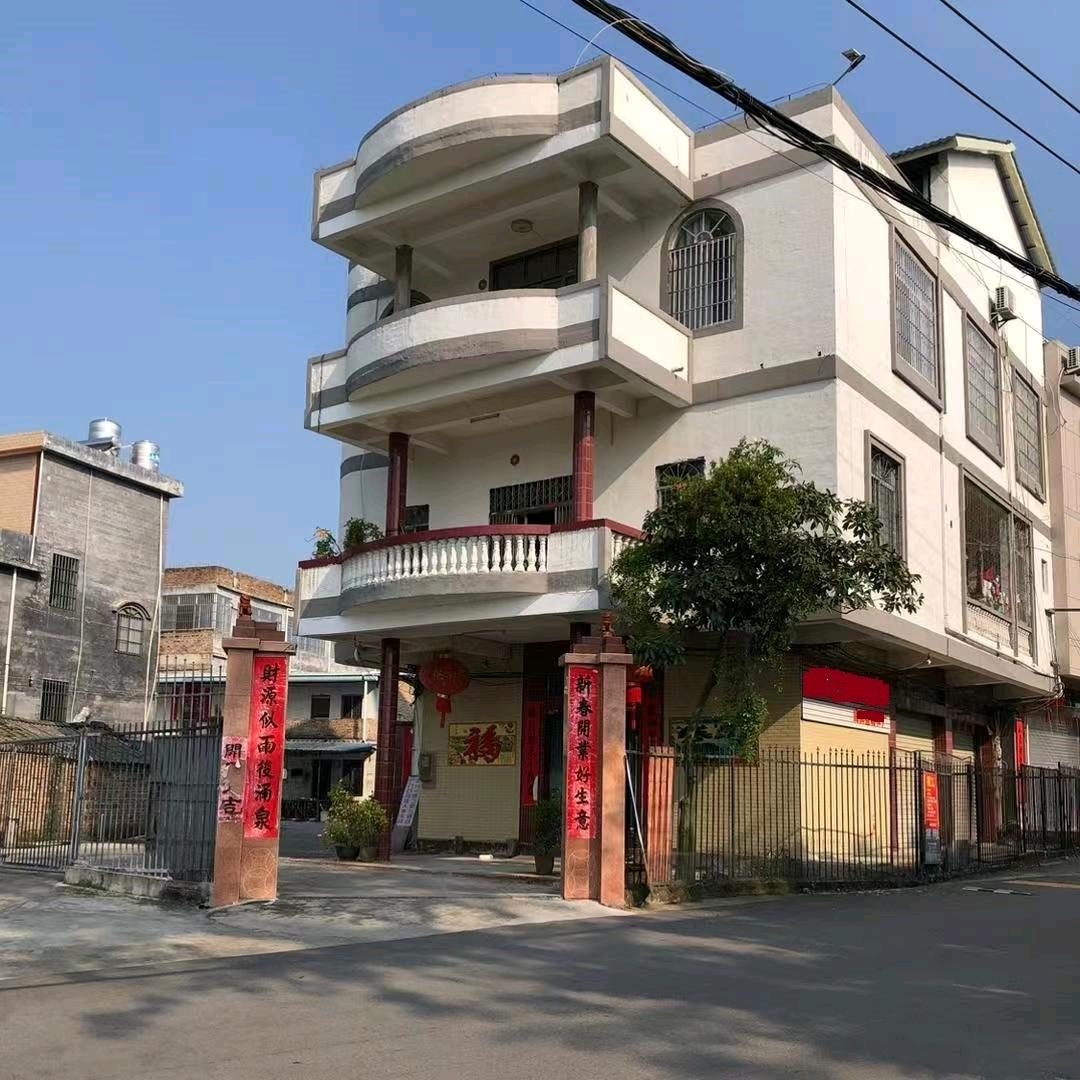 皇妃广州服饰