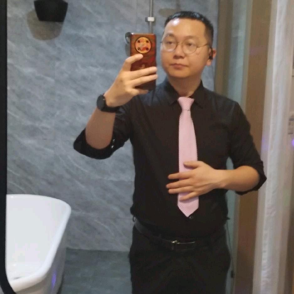 土坡上狗尾巴草