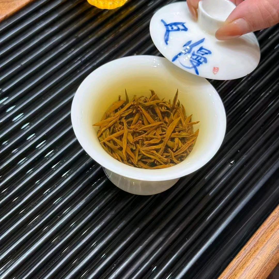 赋关塬食品贸易(民生西路店)