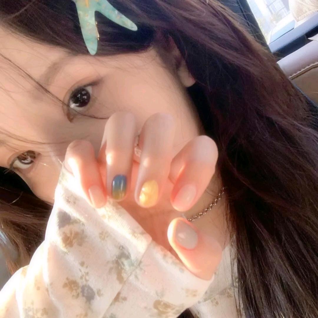 小晨在摸鱼🌈