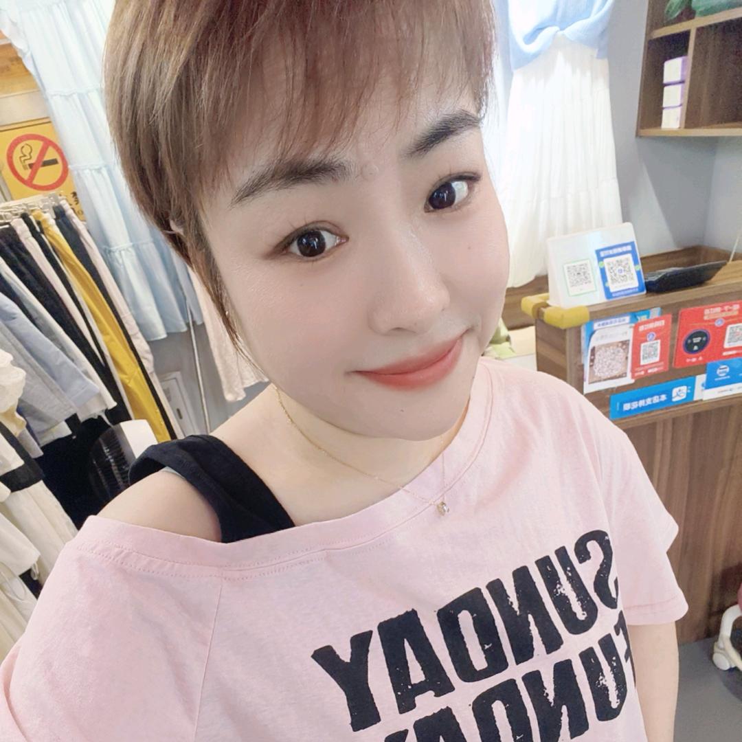 新乡市卫滨区健康路潮牌女装