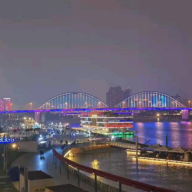 八岁，女生不要说我没有妈妈