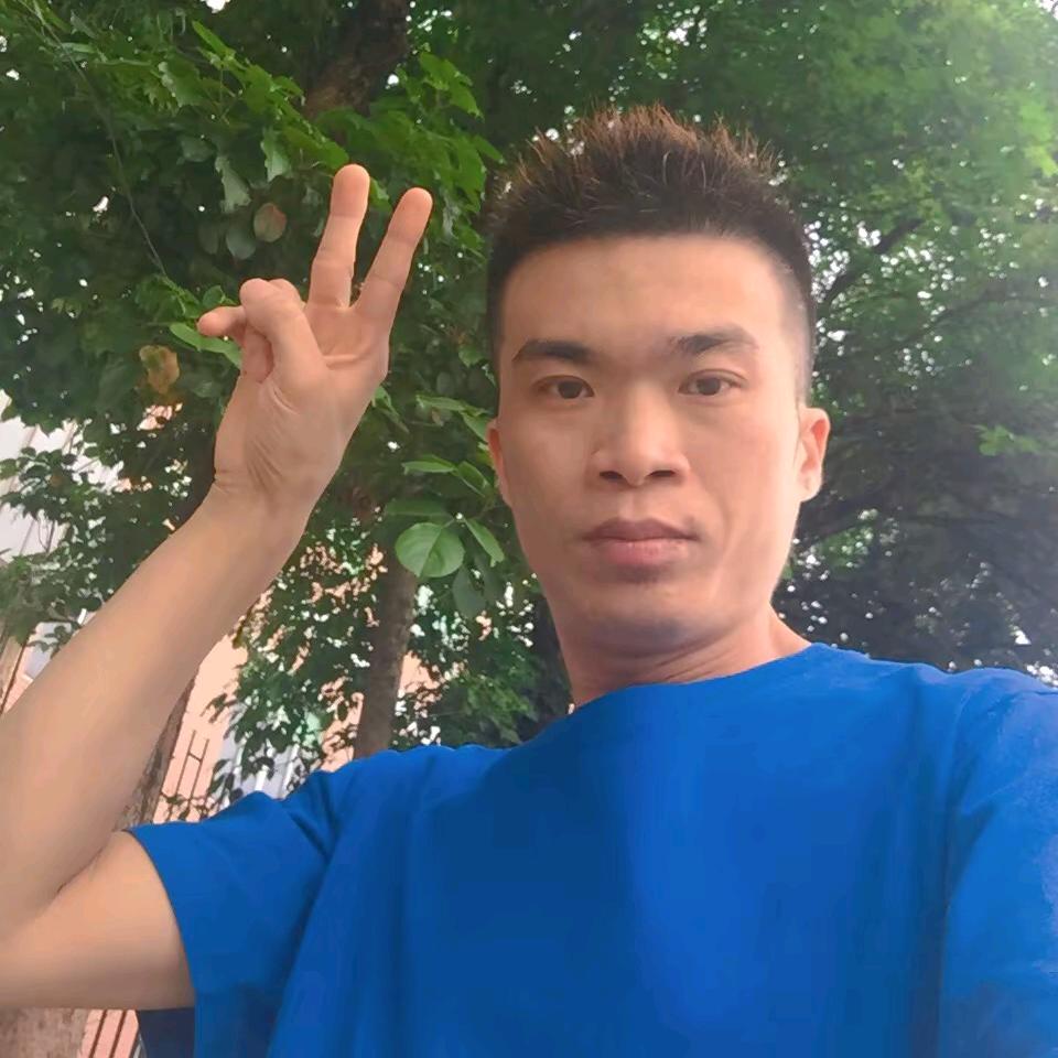 那个男人在努力