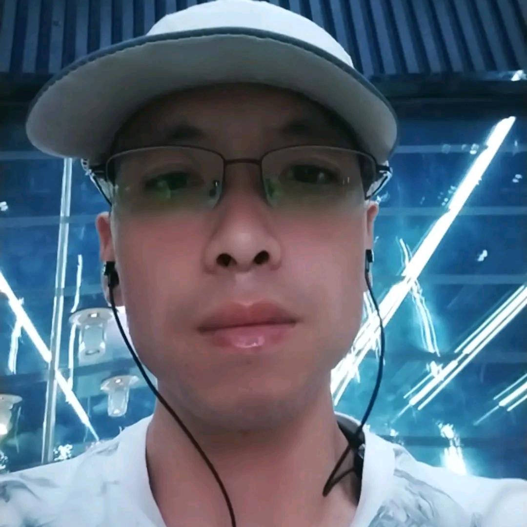 🥀酒醉*的💔蝴蝶🌿