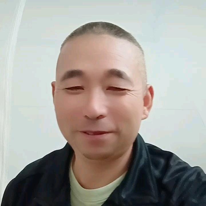 李文虎）电动车维修师傅爱唱歌