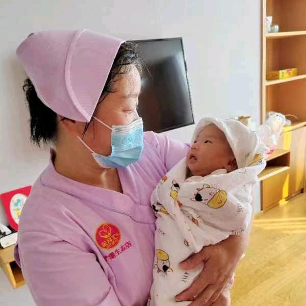 专业月嫂、母婴护理师、早教师