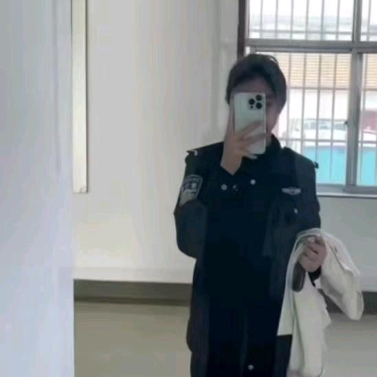 小🍒幸᭄运👮‍♀️