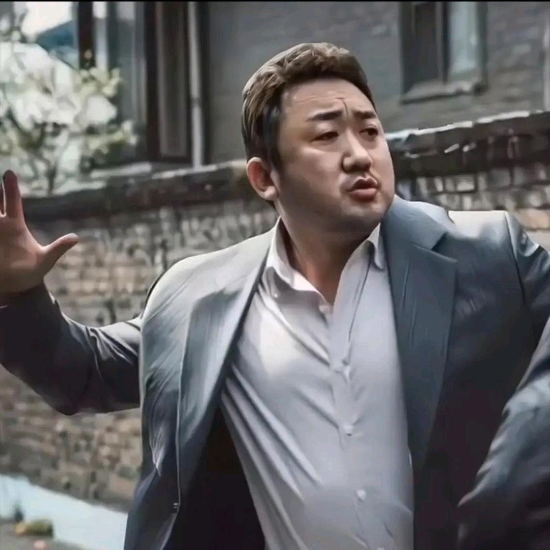 长个人样，却像只狗！