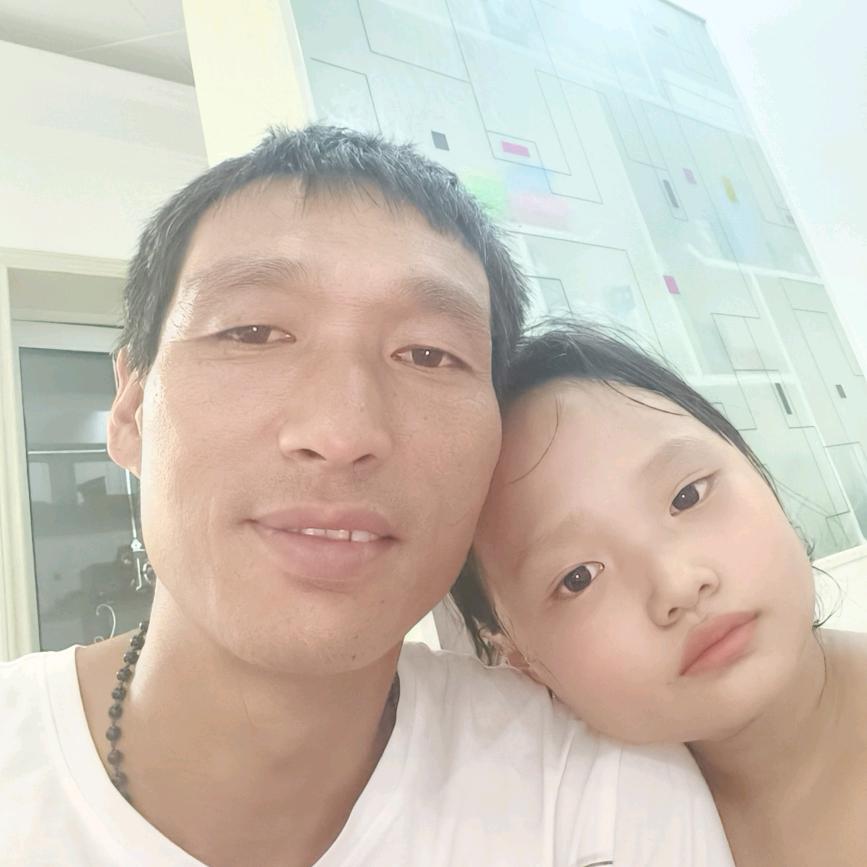 坚 持
